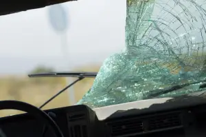 how long does it take to replace a windshield