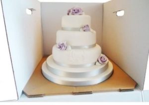 how to transport a cake in a car