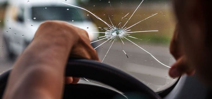 Can You Get A Car Wash With a Cracked Windshield?