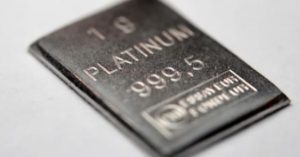 how much platinum is in a catalytic converter