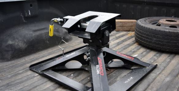 Choosing the Best Fifth Wheel Hitch for Your Towing Needs